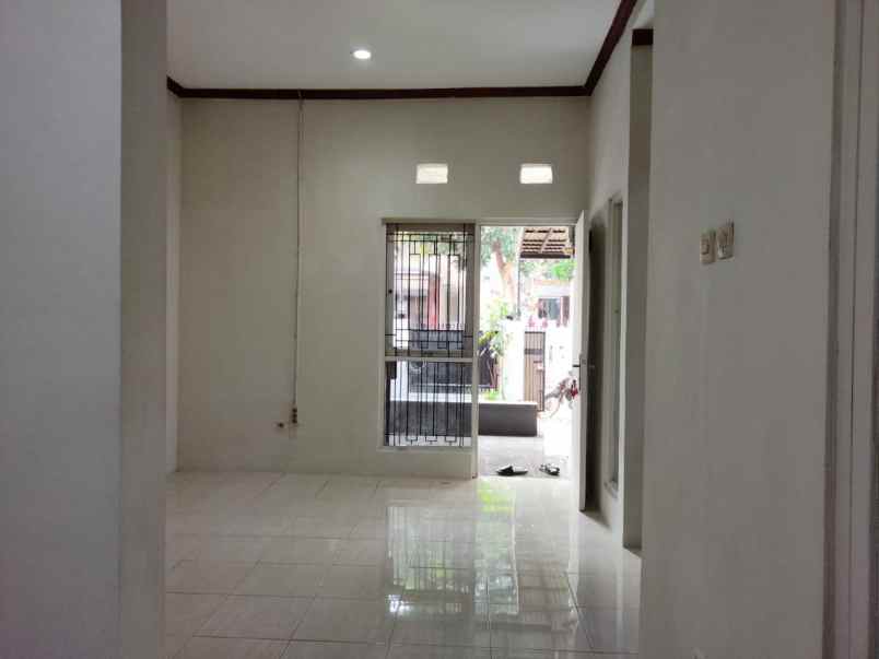 dijual rumah jombang ciputat bintaro