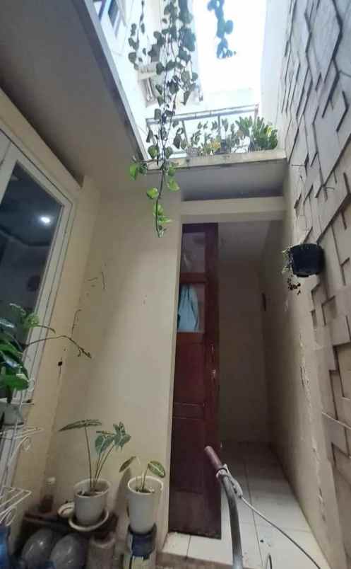 dijual rumah juanda depok