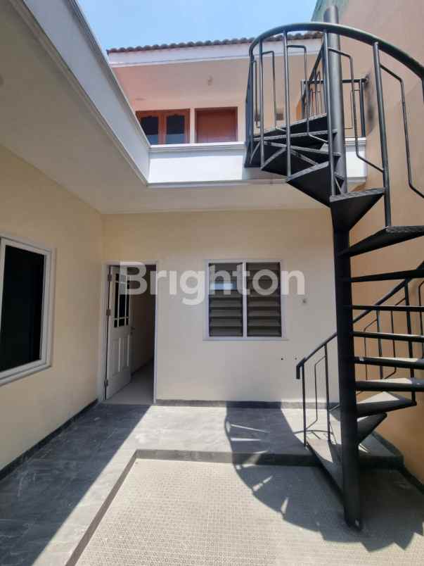 dijual rumah karang empat