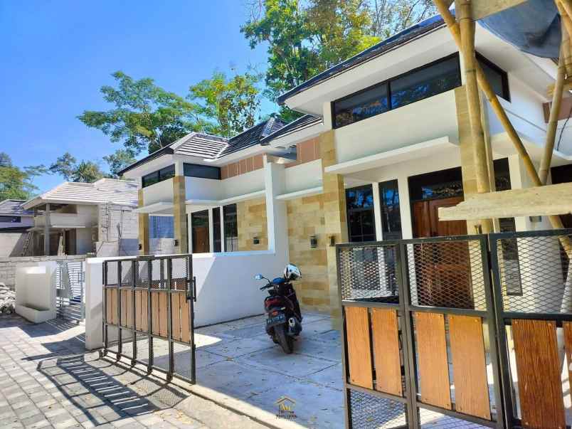 dijual rumah karang nongko tirtomartani