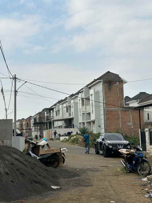 dijual rumah karangploso malang