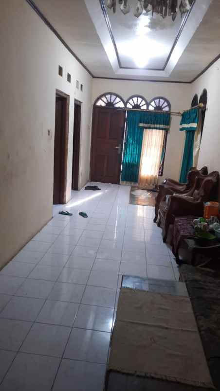 dijual rumah karet