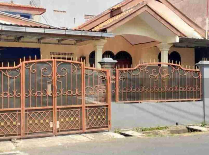 dijual rumah karet