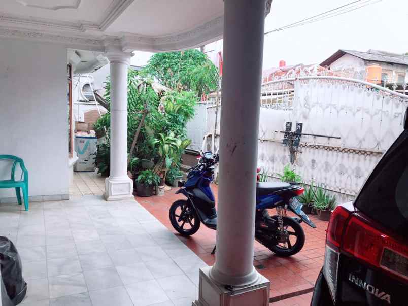 dijual rumah kebayoan lama