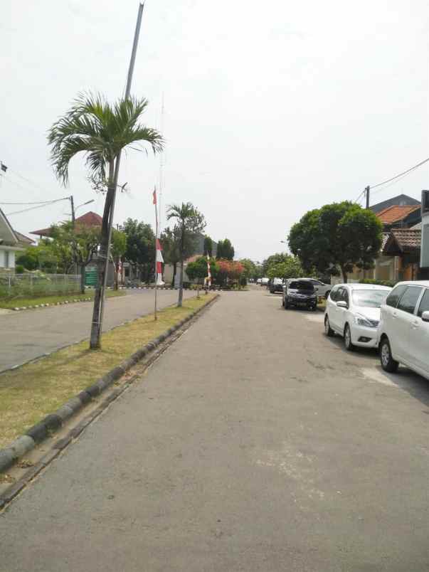 dijual rumah kemang pratama bekasi kota