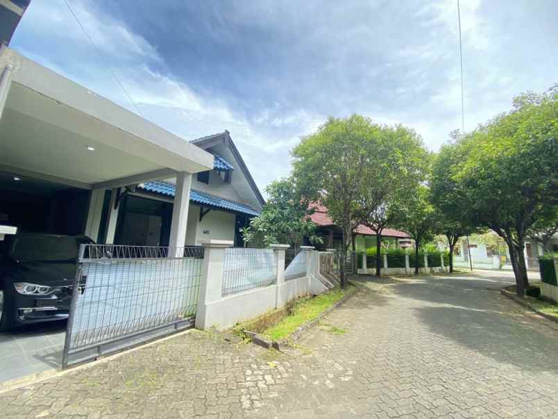 dijual rumah kemang pratama bekasi kota