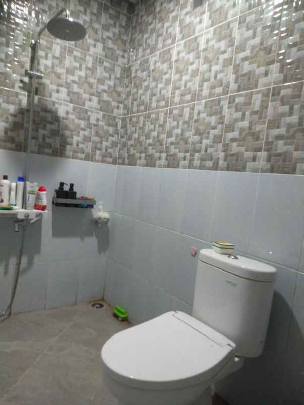 dijual rumah kemang pratama bekasi kota