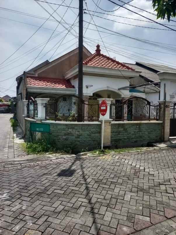 dijual rumah kemlaten