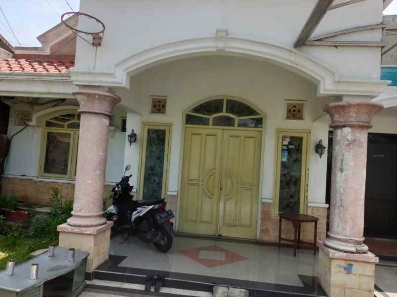 dijual rumah kemlaten