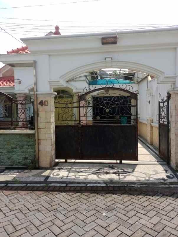 dijual rumah kemlaten