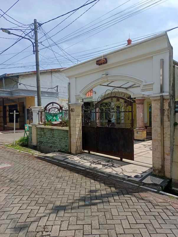 dijual rumah kemlaten