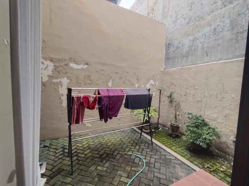 dijual rumah ketintang