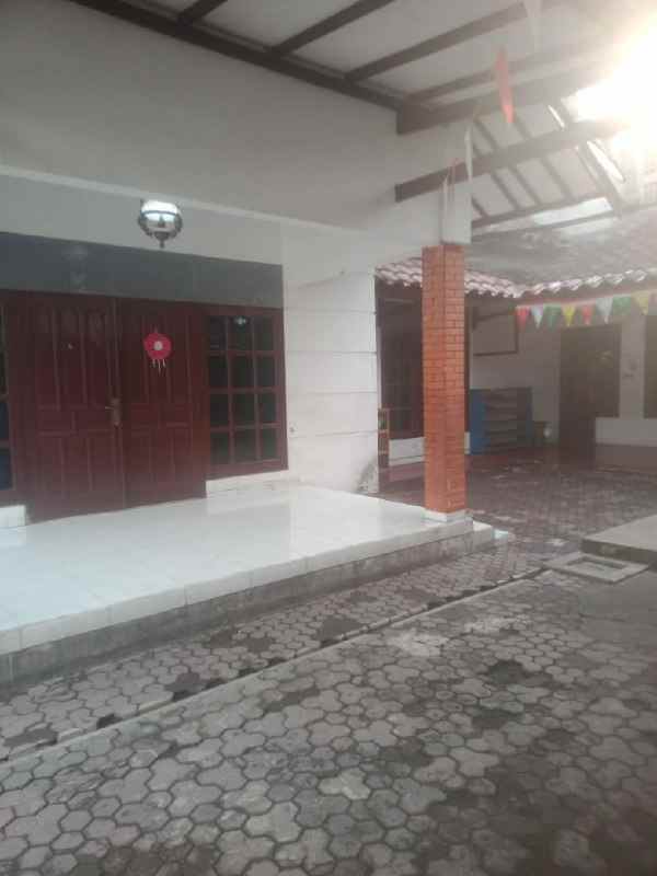 dijual rumah ketintang madya