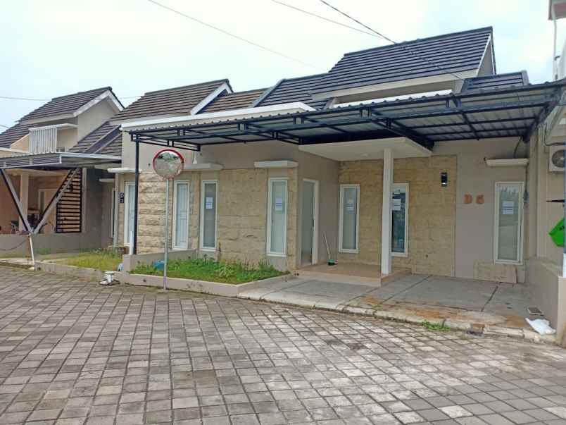 dijual rumah kirana garden residence d5