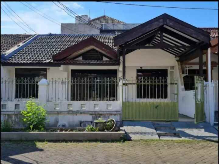 dijual rumah klampis semolo