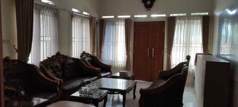 dijual rumah kolonel masturi