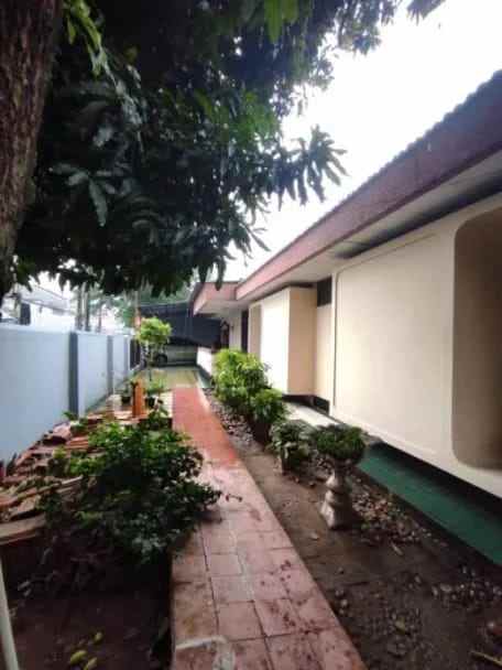 dijual rumah komplek billymoon pondok