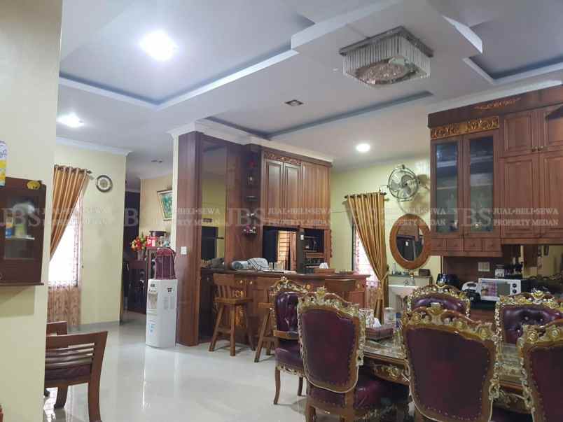 dijual rumah komplek bukit johor mas