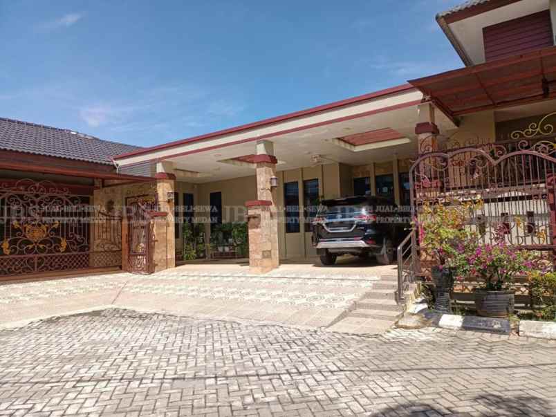 dijual rumah komplek bukit johor mas