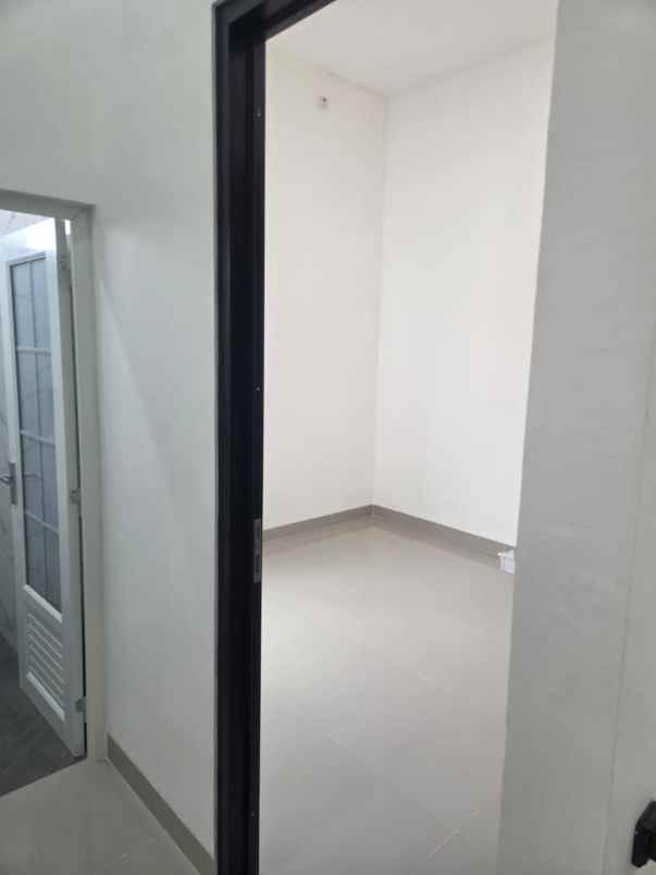 dijual rumah komplek bukit nusa indah