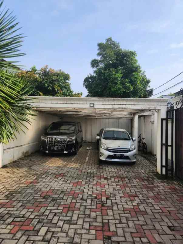 dijual rumah komplek cipinang cempedak