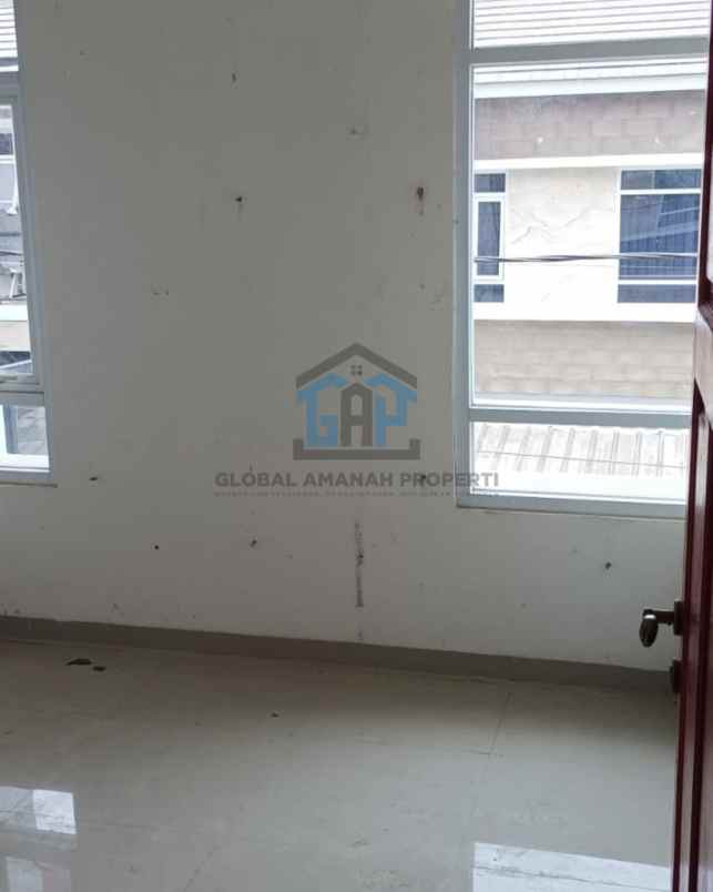 dijual rumah komplek citeureup 8 menit pemkot cimahi