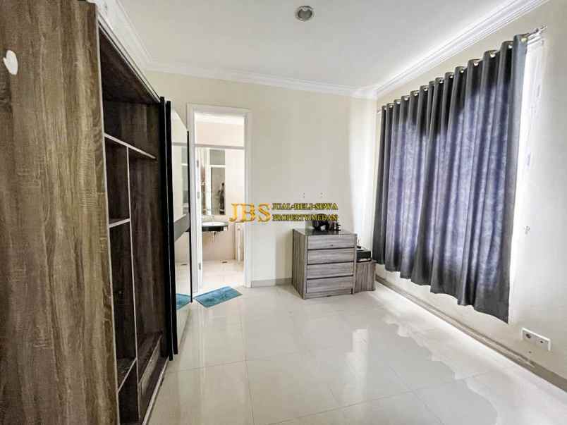 dijual rumah komplek citraland gama