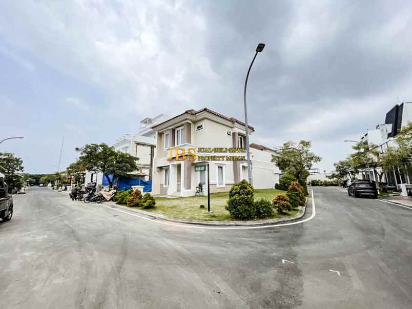 dijual rumah komplek citraland gama