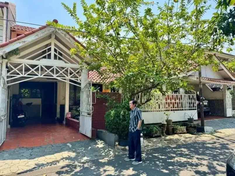 dijual rumah komplek jakapermai dekat