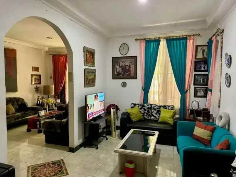 dijual rumah komplek jakapermai dekat