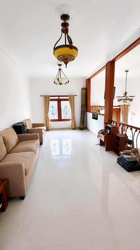 dijual rumah komplek pondok hijau