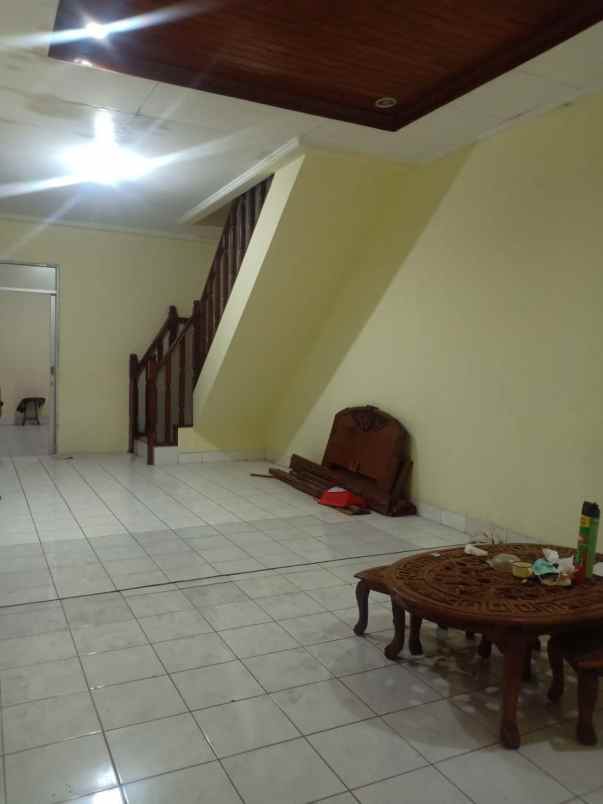 dijual rumah komplek pondok mas