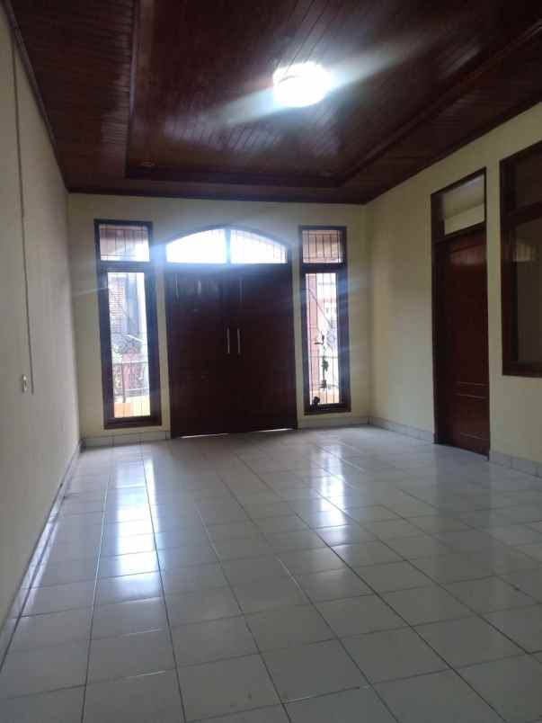 dijual rumah komplek pondok mas