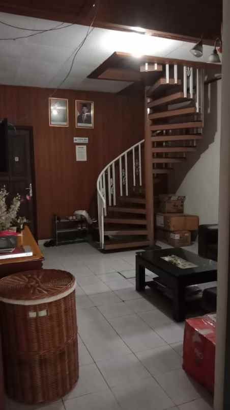 dijual rumah kost 2 lantai di jalan kalibata tengah