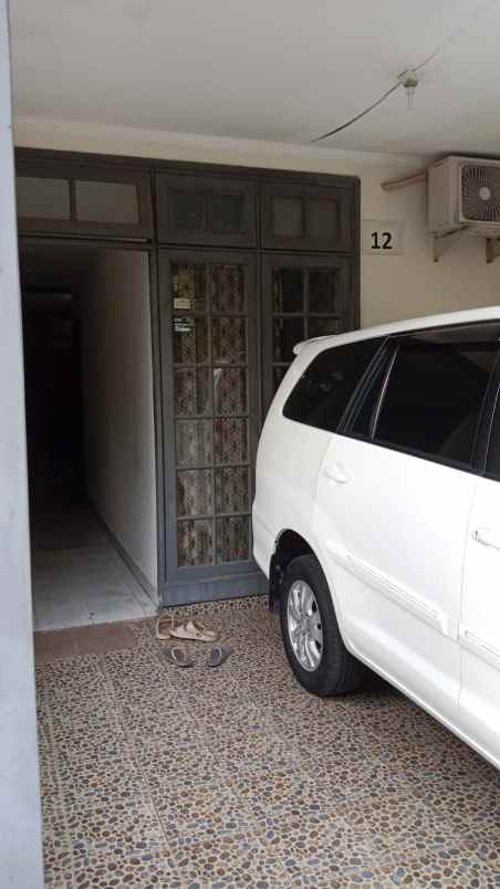 dijual rumah kost 2 lantai di jalan kalibata tengah