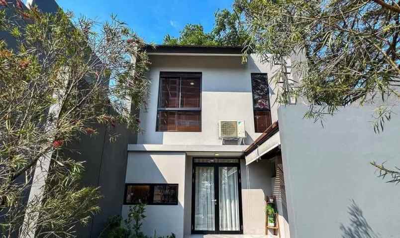 dijual rumah kota baru parahyangan