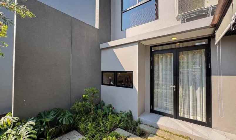 dijual rumah kota baru parahyangan