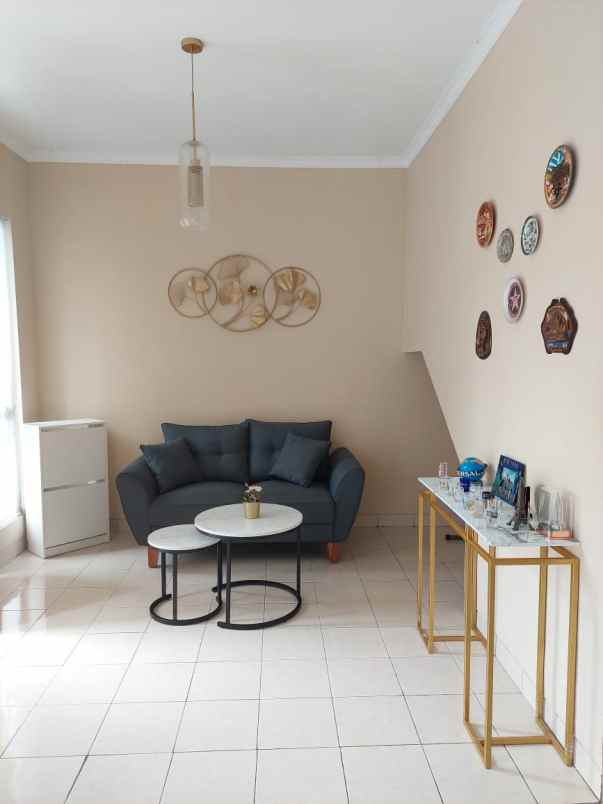 dijual rumah kota wisata cibubur