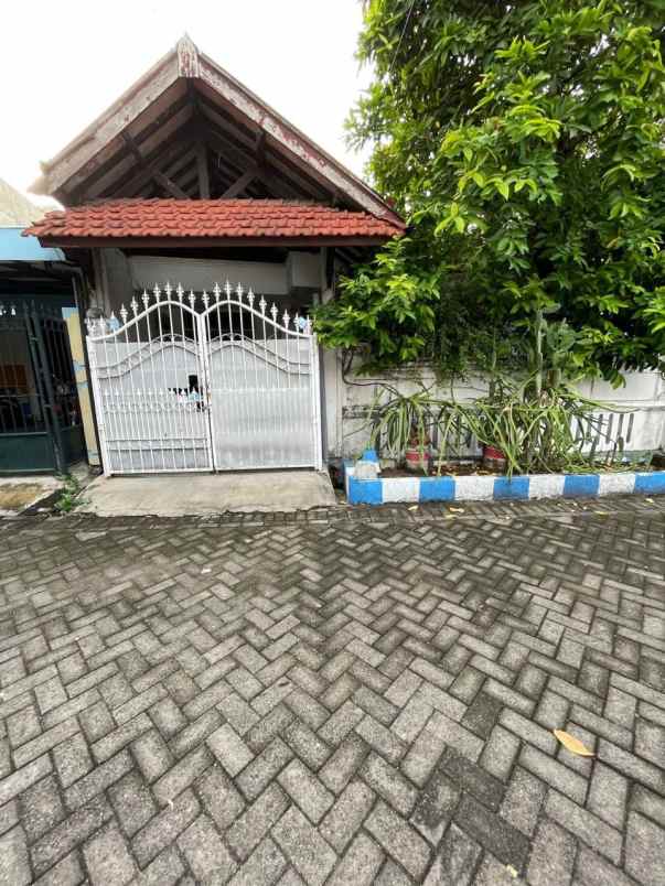 dijual rumah kutisari indah barat