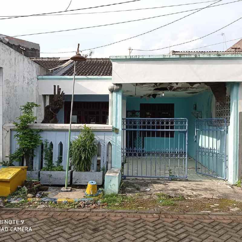 dijual rumah kutisari indah barat