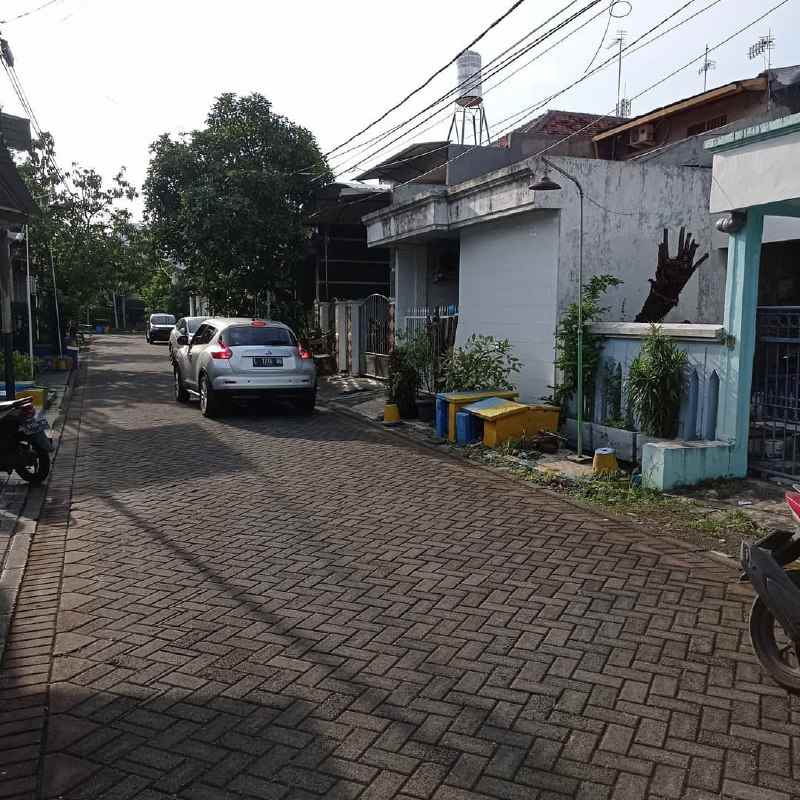 dijual rumah kutisari indah barat