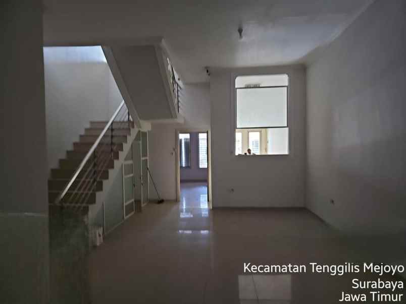 dijual rumah kutisari utara