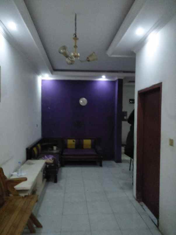 dijual rumah laksanamekar