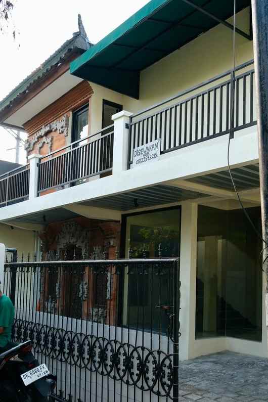 dijual rumah lantai 2 renon denpasar