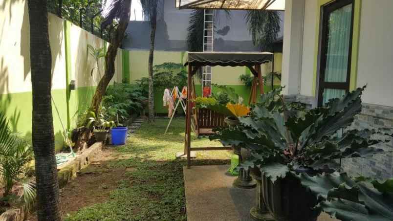 dijual rumah lantai 2 renon denpasar