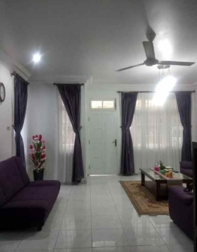 dijual rumah lebak bulus