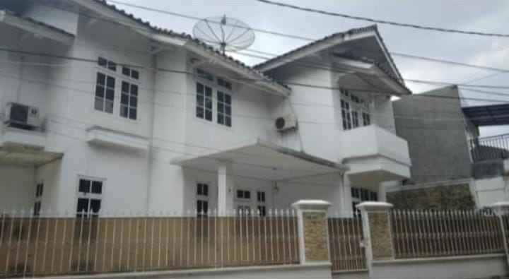 dijual rumah lebak bulus