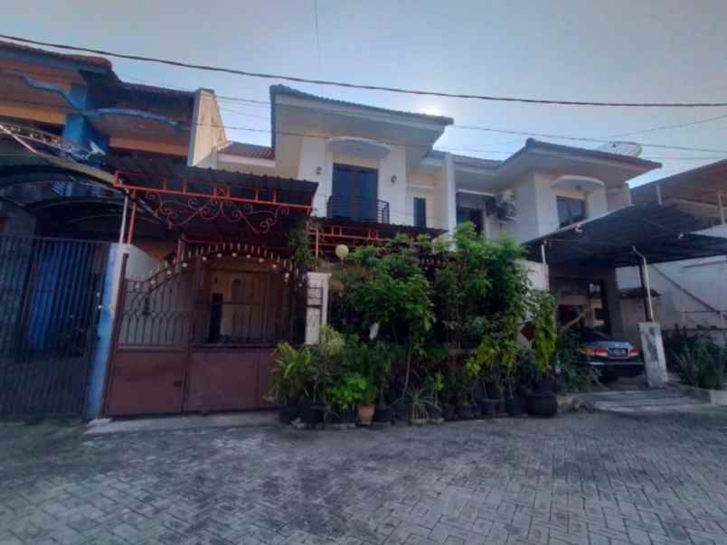 dijual rumah lebak indah