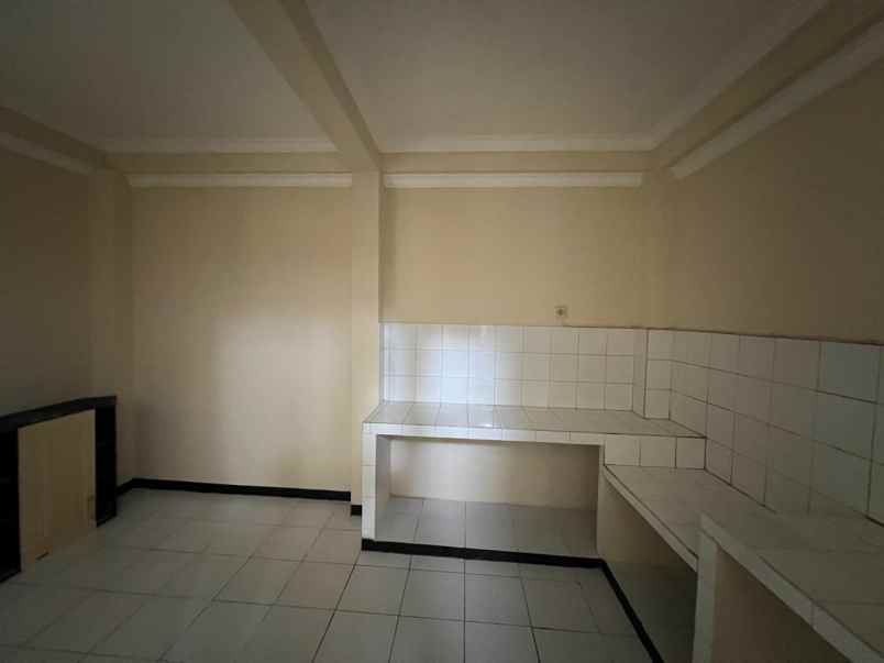 dijual rumah lebak indah