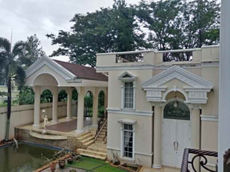 dijual rumah legenda wisata jl